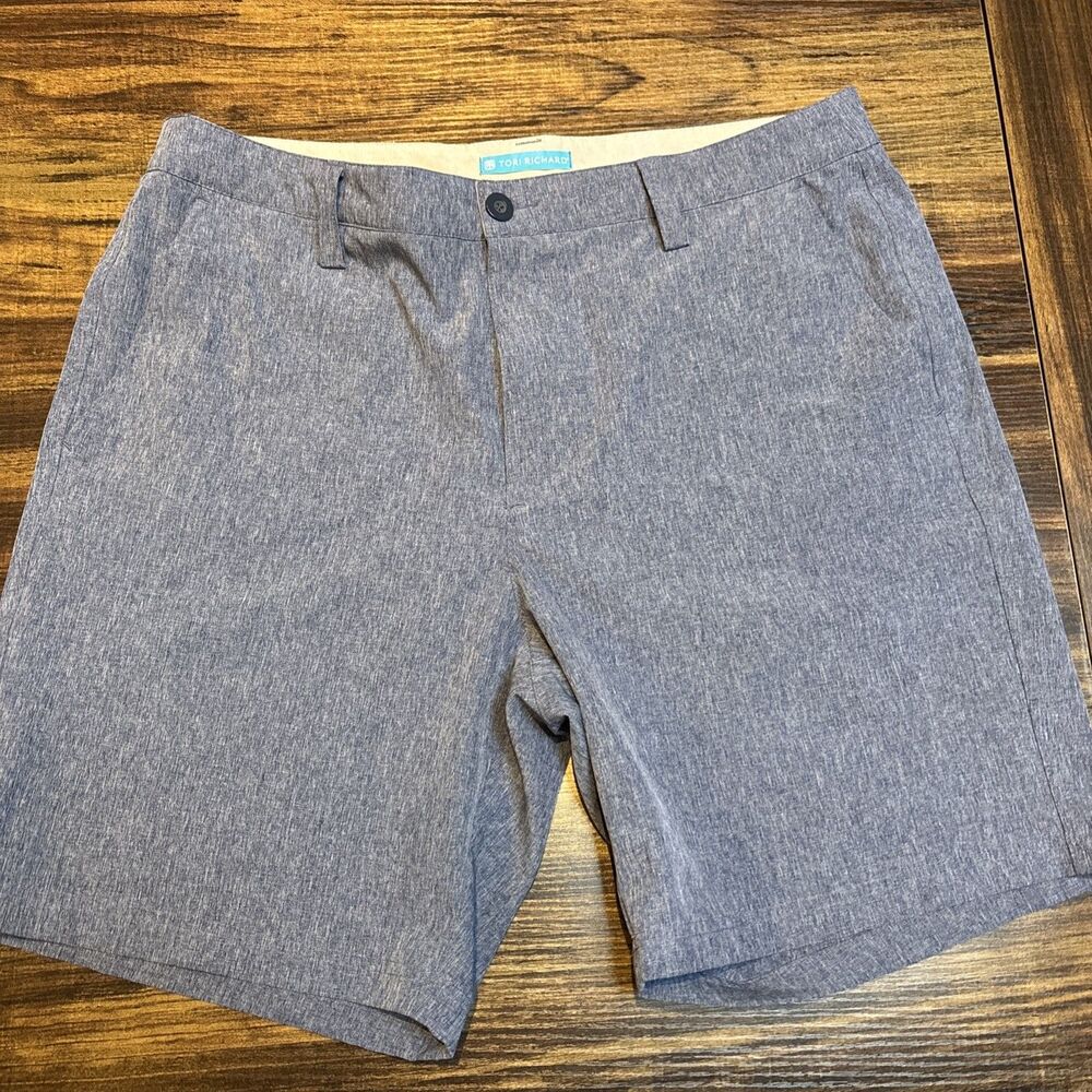 Tori Richard Mens Shorts Size 34 Chambray Blue Flat Front 8" Inseam
